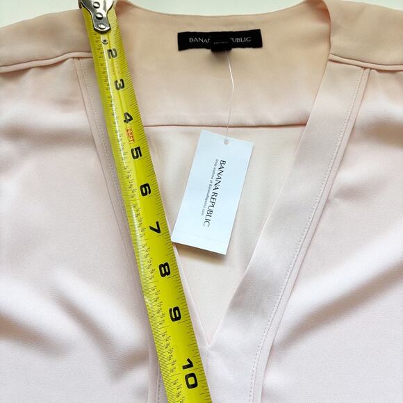 NWT Banana Republic Sz S Peach V-Neck Lightweight Sleeveless Top Flowy Dressy - Picture 6 of 9